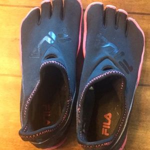 Fila toe shoes